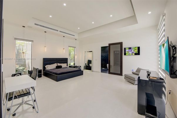 Interior, Living room, Pendant Lights, Recessed Lighting
