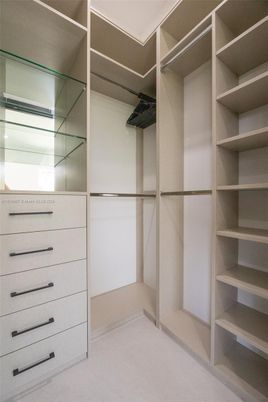 Interior, Walk-in Closets