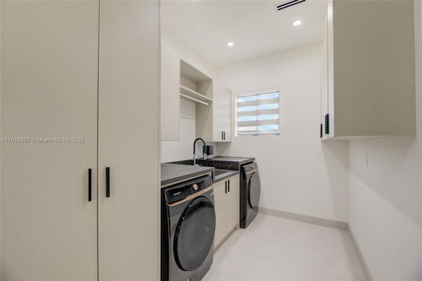 Interior, Recessed Lighting, Washer