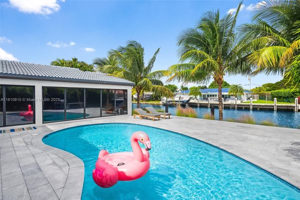 Exterior, Pool, Water