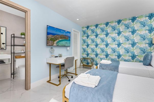 Bedroom, Home Office, Interior, Marble, Recessed Lighting