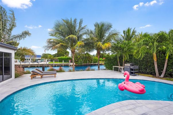 Exterior, Pool, Water
