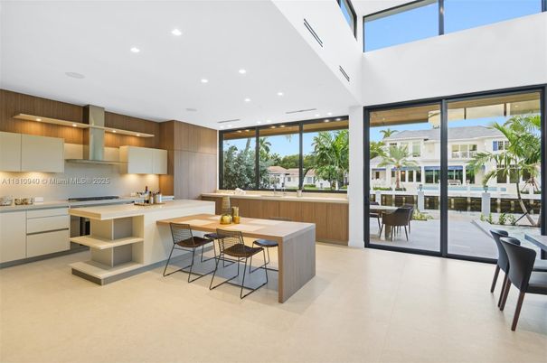Dining room, Interior, Kitchen, Recessed Lighting
