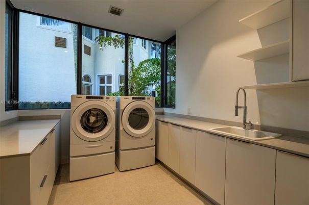 Interior, Washer