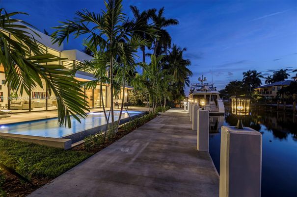 Exterior, Pool, Water