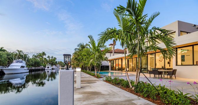 Exterior, Pool, Water
