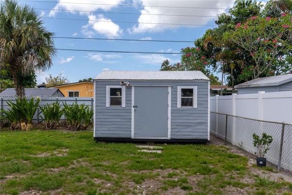 Backyard, Exterior