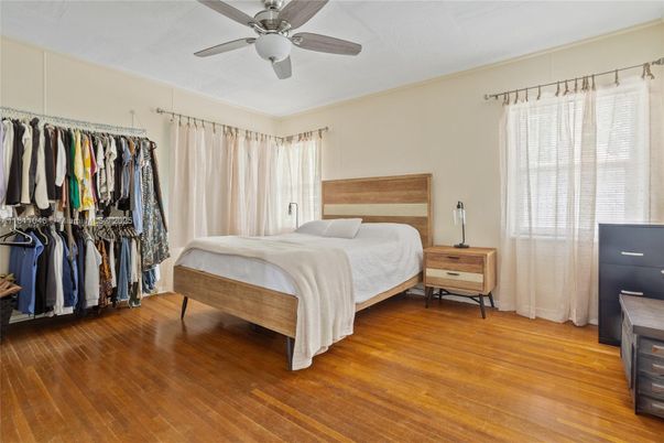 Bedroom, Interior, Walk-in Closets, Wood Texture Flooring
