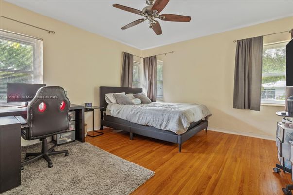 Bedroom, Home Office, Interior, Wood Texture Flooring