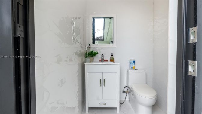 Bathroom, Interior, Marble, Marble Walls