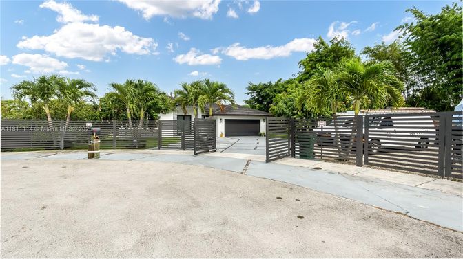 Backyard, Detached Garage, Exterior