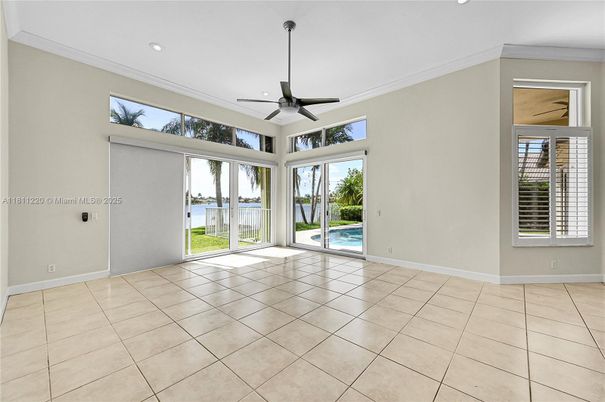 Empty room, Interior, Recessed Lighting, Water