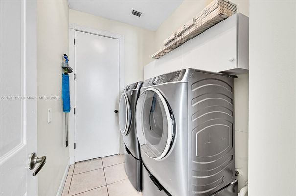 Interior, Washer