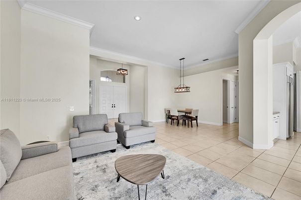 Dining room, Interior, Living room, Pendant Lights, Recessed Lighting