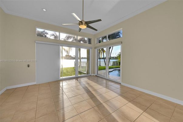 Empty room, Interior, Recessed Lighting, Water
