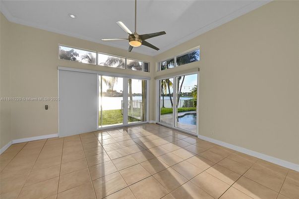 Empty room, Interior, Recessed Lighting, Water