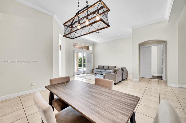 Dining room, Interior, Living room, Pendant Lights, Recessed Lighting