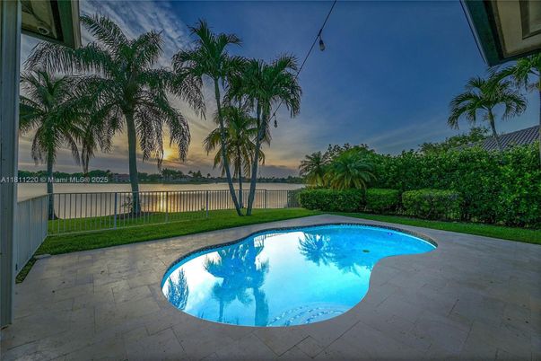 Exterior, Pool, Water