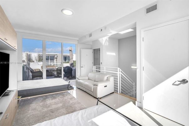 Bedroom, Interior, Recessed Lighting, Water