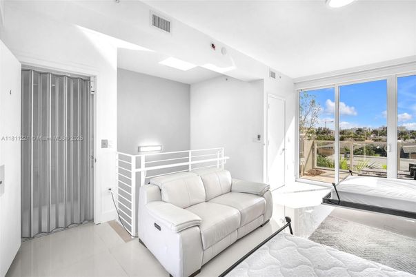 Bedroom, Interior, Recessed Lighting, Water