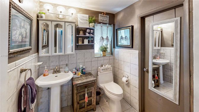 Bathroom, Interior