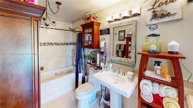 Bathroom, Interior