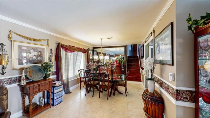 Chandelier, Dining room, Interior