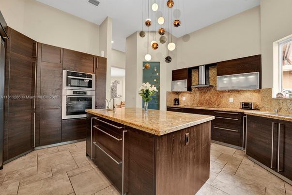 Interior, Kitchen, Pendant Lights, Stainless Steel Appliances
