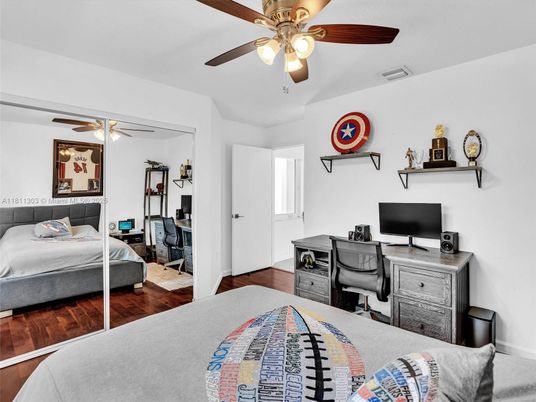Bedroom, Home Office, Interior, Wood Texture Flooring