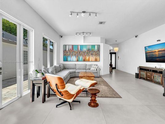 Interior, Living room, Pendant Lights