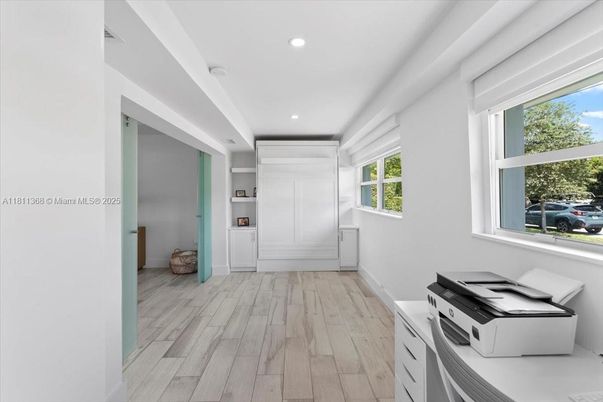 Interior, Recessed Lighting, Wood Texture Flooring
