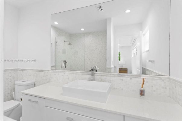 Bathroom, Interior, Recessed Lighting