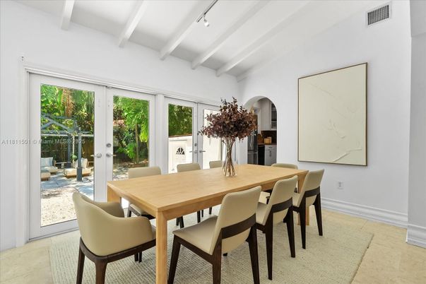 Dining room, Interior