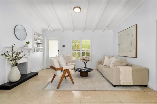 Fireplace, Interior, Living room, Recessed Lighting
