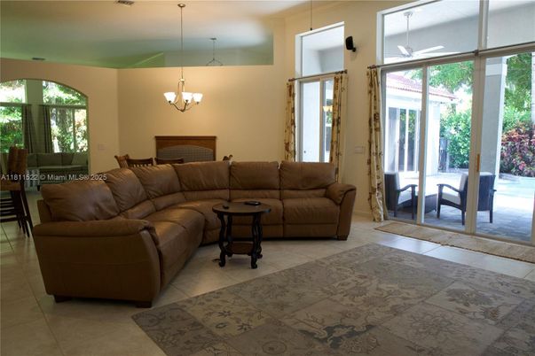 Chandelier, Dining room, Interior, Living room