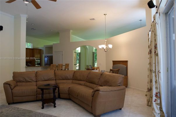 Chandelier, Dining room, Interior, Living room, Pendant Lights