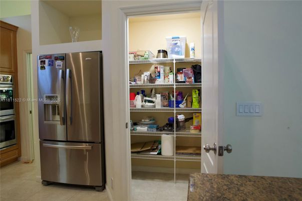 Interior, Stainless Steel Appliances
