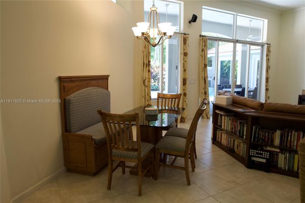 Chandelier, Dining room, Interior