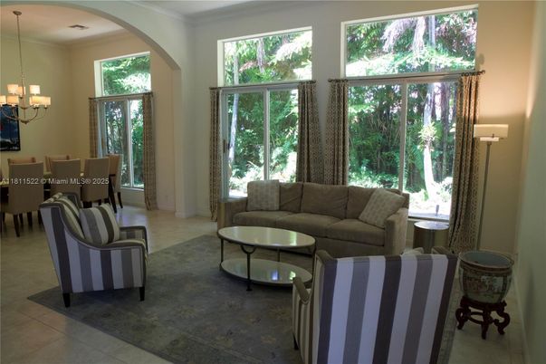 Chandelier, Dining room, Interior, Living room