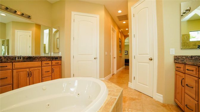 Bathroom, Dual Sink Vanities, Interior, Recessed Lighting