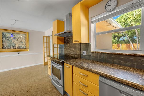 Interior, Kitchen, Pendant Lights, Stainless Steel Appliances