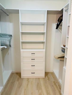 Interior, Walk-in Closets, Wood Texture Flooring