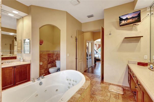 Bathroom, Interior, Recessed Lighting, Wood Texture Flooring
