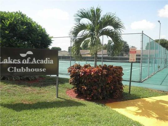 Exterior, Tennis Courts