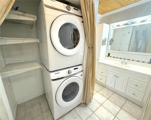 Bathroom, Interior, Utility Closets, Washer