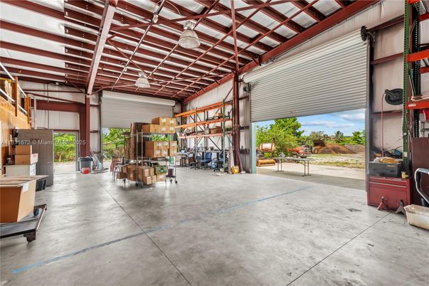 Garage, Interior