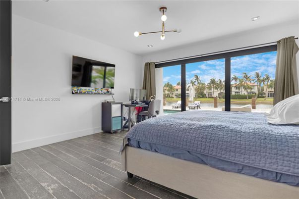 Bedroom, Interior, Pendant Lights, Recessed Lighting, Wood Texture Flooring