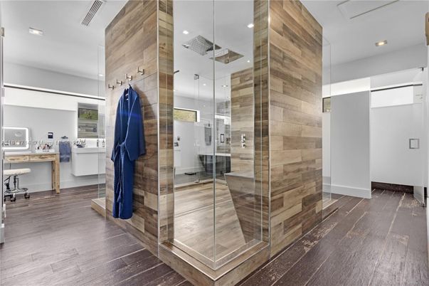 Interior, Recessed Lighting, Wood Texture Flooring