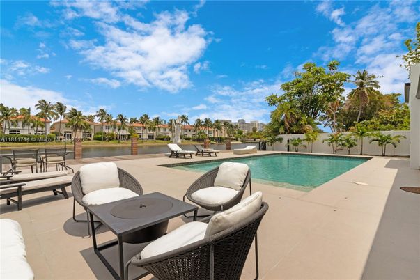 Exterior, Pool, Water