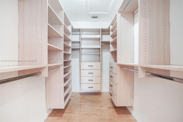 Interior, Walk-in Closets, Wood Texture Flooring